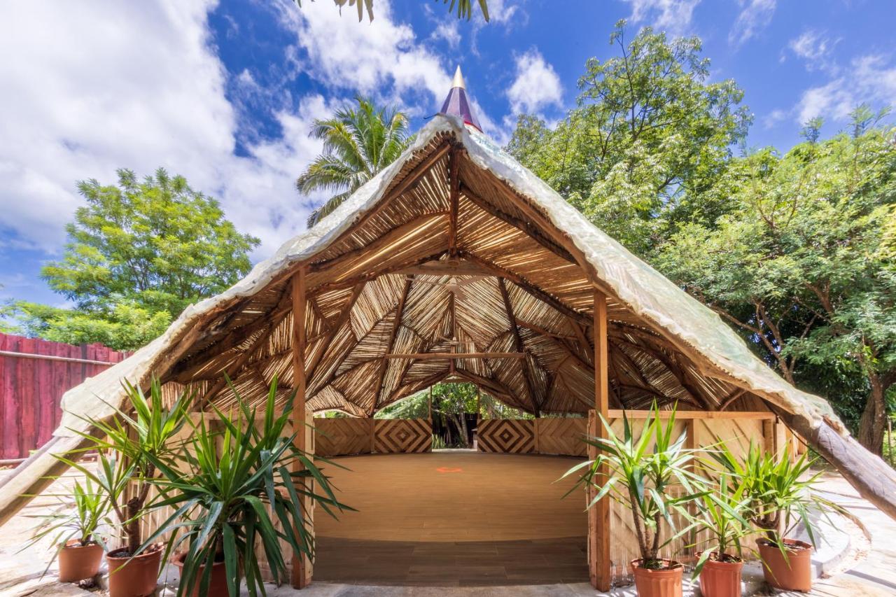 Latica Lodge Playa Negra Exterior foto